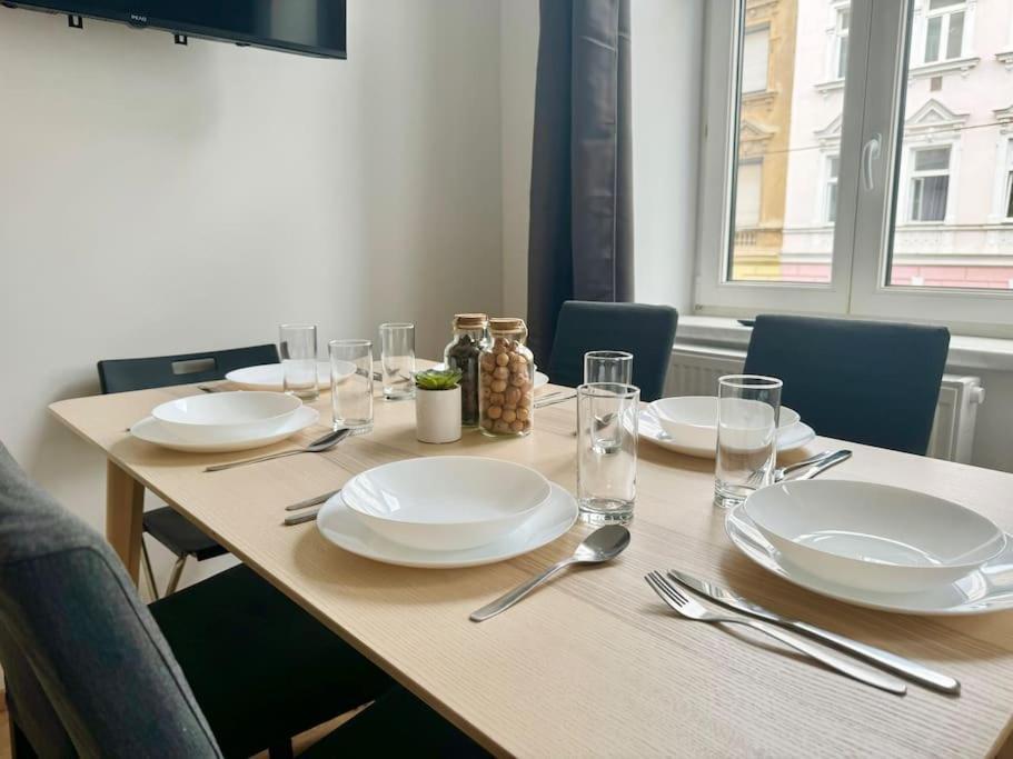 Stylish & Renovated With Free Parking * Vienna